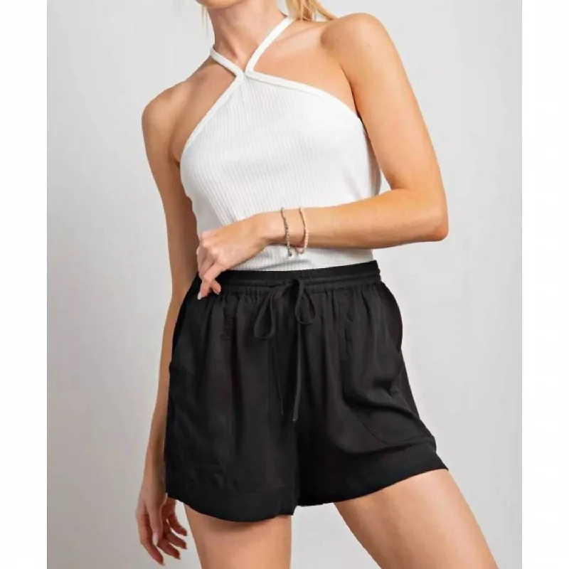 Women's Textured Drawstring Swing Short In Black